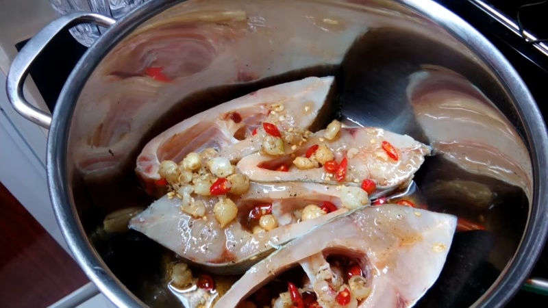 Cách kho cá chim - hình 1