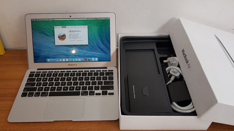 macbook cu ban tai cua hang