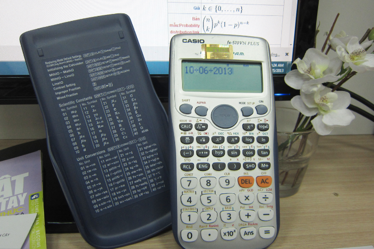Cách kiểm tra pin máy tính Casio FX 570VN Plus hình 2