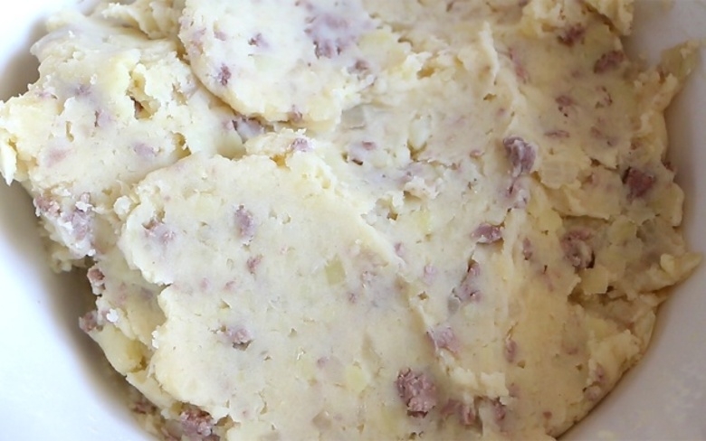 Cách làm bánh khoai tây thịt bò 3