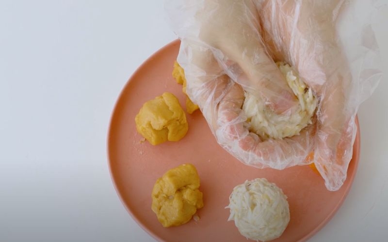 Chia bột và nhân