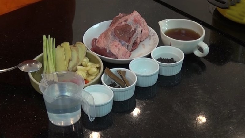 Cách làm bắp bò ngâm giấm 2