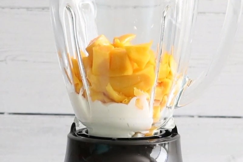 Các bước cần thực hiện để làm bingsu xoài matcha 2