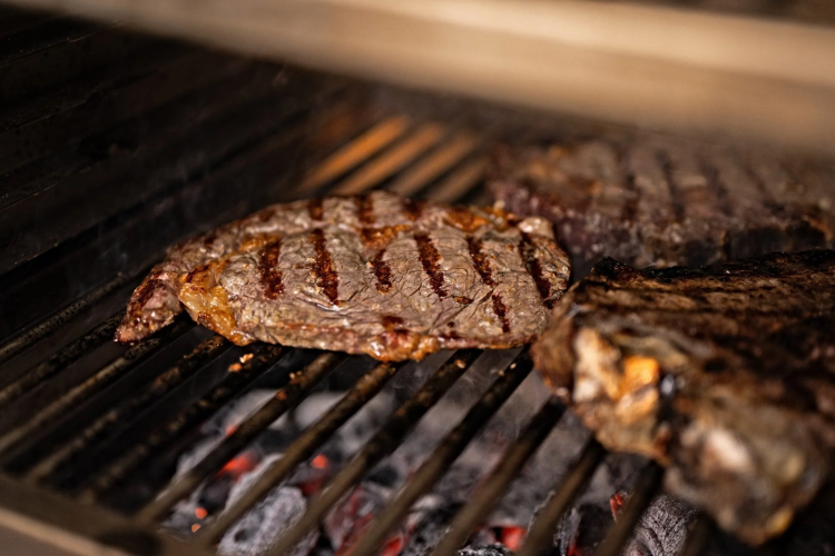 Hướng dẫn cách làm bò nướng bằng lò nướng đa năng, đổi vị bữa cơm hằng ngày