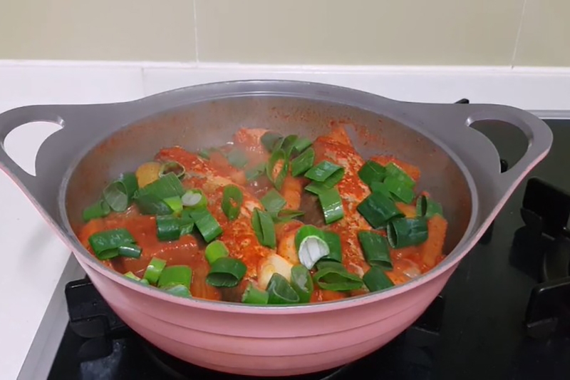 cách làm cá kho củ cải trắng đậm đà (hình 3)