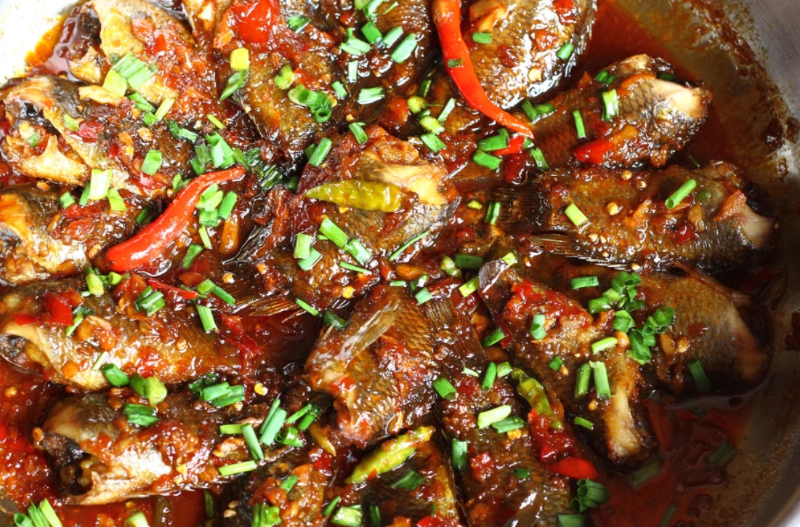 Cách làm cá rô kho tộ kiểu Nam Bộ - hình 7