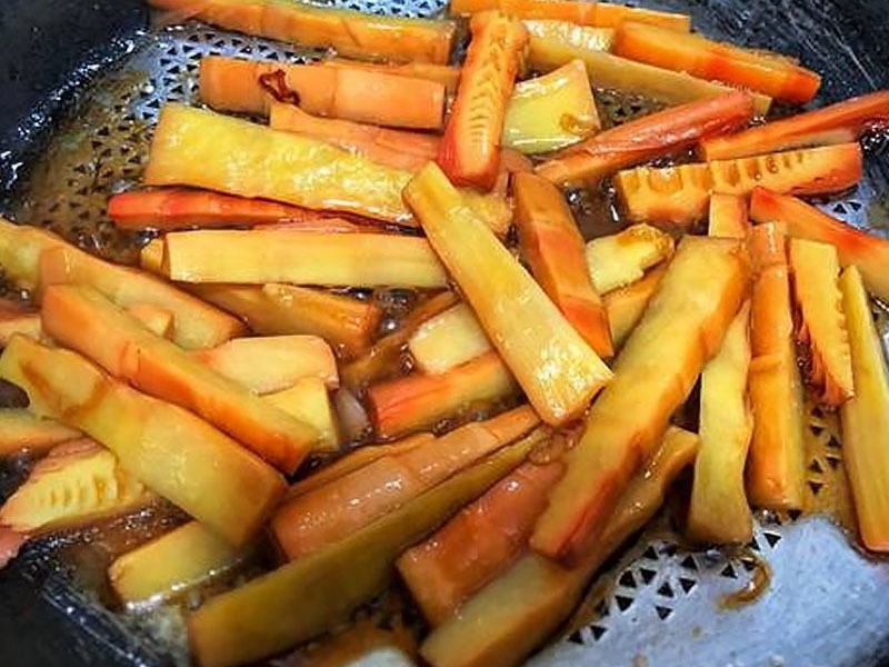 Cách làm chả cá kho măng đậm đà (hình 6)