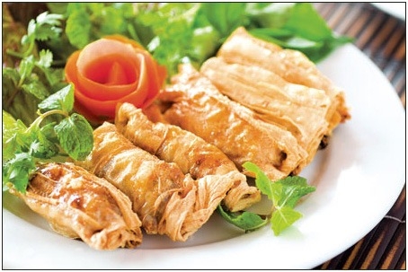 Cách làm chả giò chay tàu hũ ky hình 8