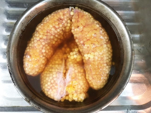 Cách làm chả trứng cá ngát (hình 4)