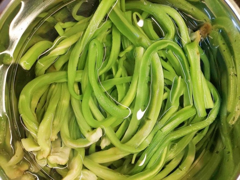Cách làm chân gà ngâm rau tiến vua 6