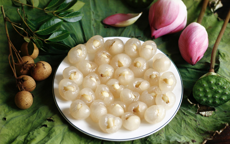 cách làm chè nhãn lồng hạt sen kiểu Hà Nội (ảnh 1)