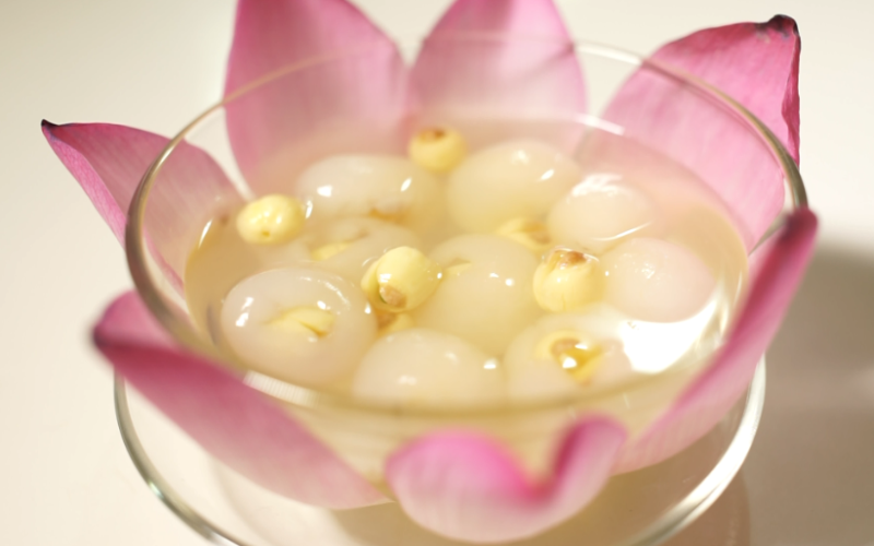 cách làm chè nhãn lồng hạt sen kiểu Hà Nội (ảnh 2)
