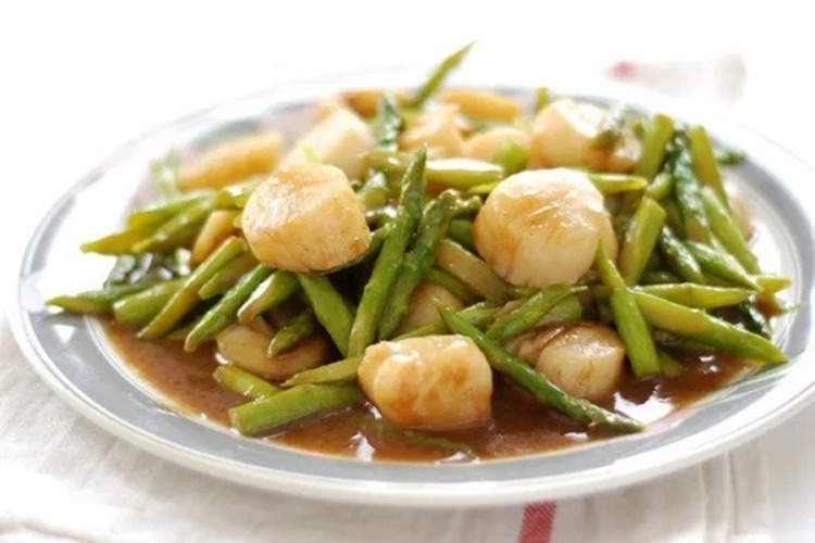 cách làm cồi sò điệp xào măng tây