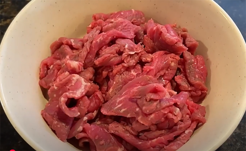 Cách làm gỏi bò ớt chuông (hình 4)