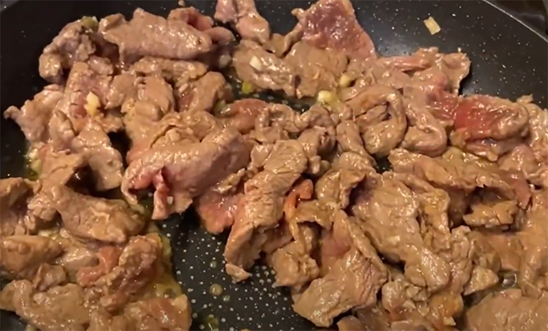 Cách làm gỏi bò ớt chuông (hình 6)