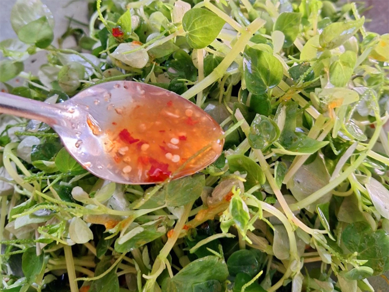 Cách làm gỏi gà rau càng cua (hình 11)