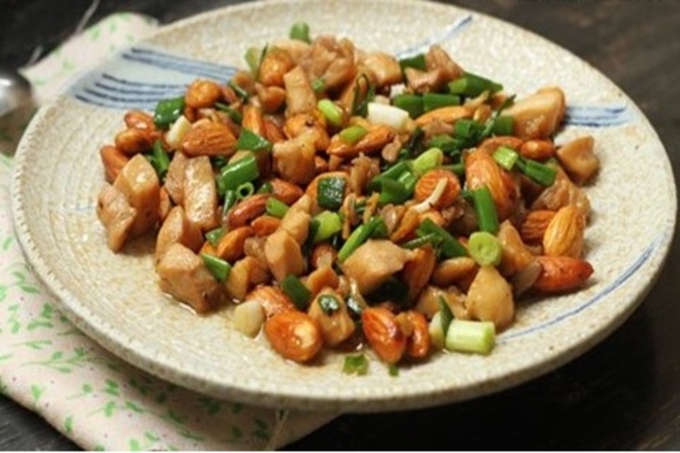 Cách làm hạnh nhân xào: Món ăn vặt giòn bùi, dinh dưỡng và cực dễ làm tại nhà