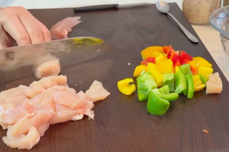 cách làm lườn gà rang lá cà ri 3
