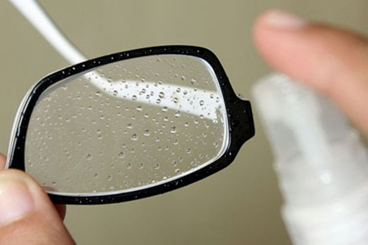 cách làm mờ vết xước trên mắt kính 4