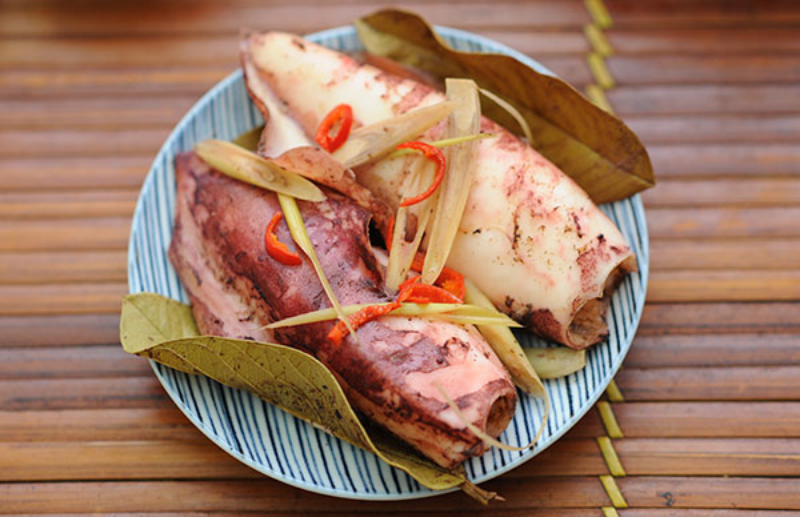Cách làm mực hấp sả (hình 5)