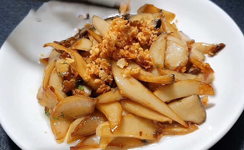 Cách làm nấm đùi gà xào tỏi (hình 8)