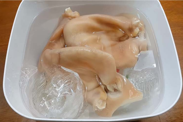 Cách làm nem tai thính hình 3