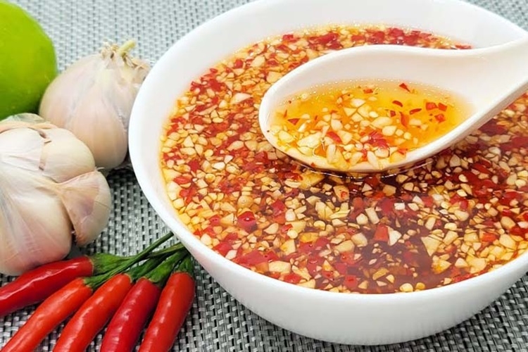 cách làm nước chấm bánh cuốn 11