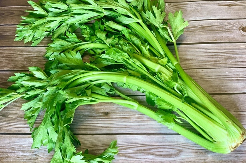 Nước ép cần tây ổi (hình 3)