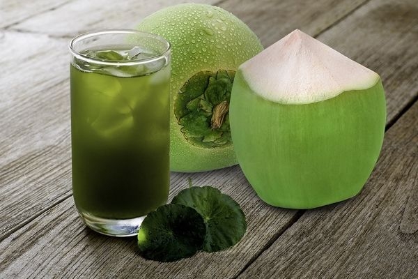 Cách làm rau má nước dừa tại nhà đơn giản thế này, bạn chưa biết thì ...