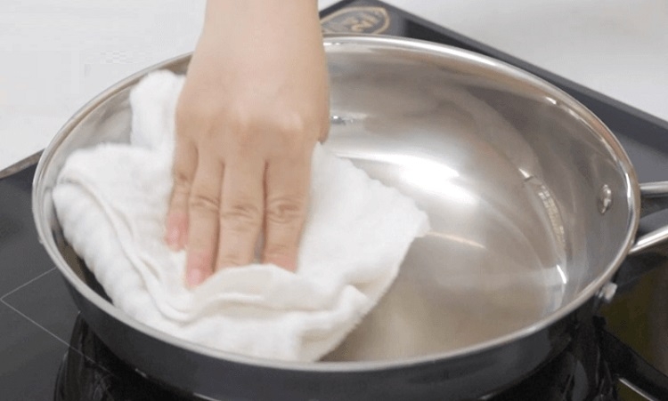 Cách làm sạch chảo inox mà không xài hóa chất (Hình 8)