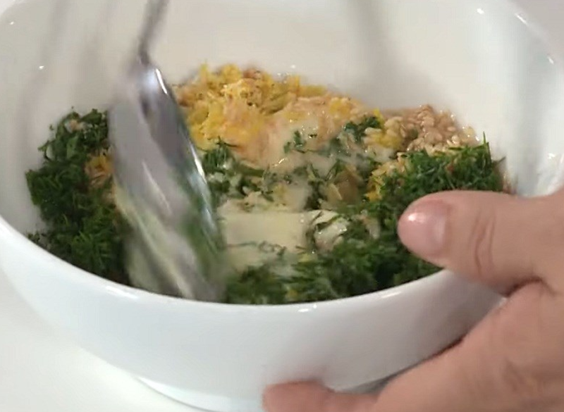 làm salad rong nho (hình 7)