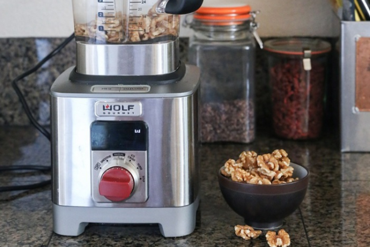 Cách làm sữa óc chó hạt sen 4