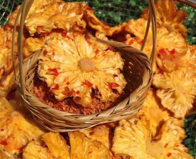 cách làm thơm sấy muối ớt 1