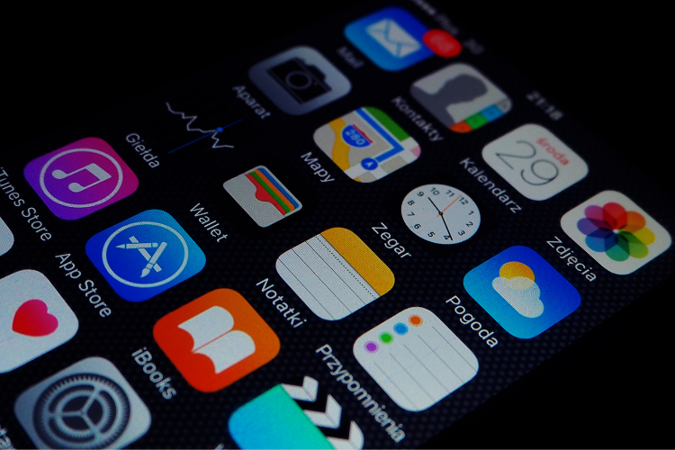 Cách lấy lại ứng dụng đã xóa trên màn hình iPhone hình 2