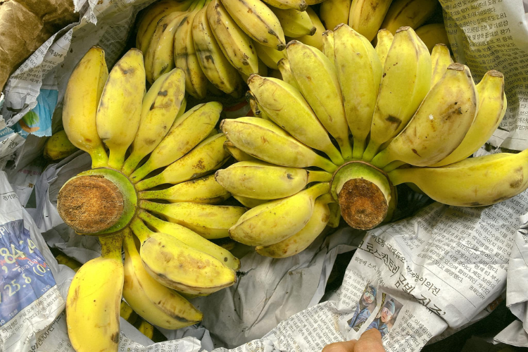 Cách luộc chuối sáp hình 4