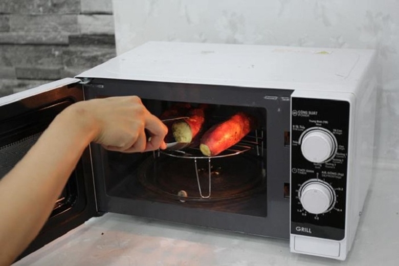 Cách luộc khoai lang không cần nước 5