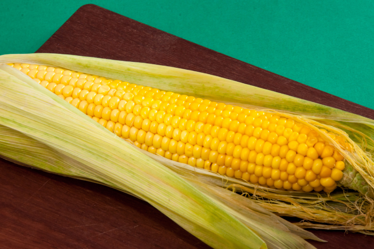 cách luộc ngô hình 3