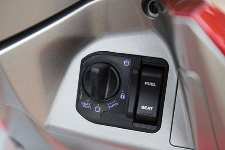 Cách mở cốp xe Vision hình 2