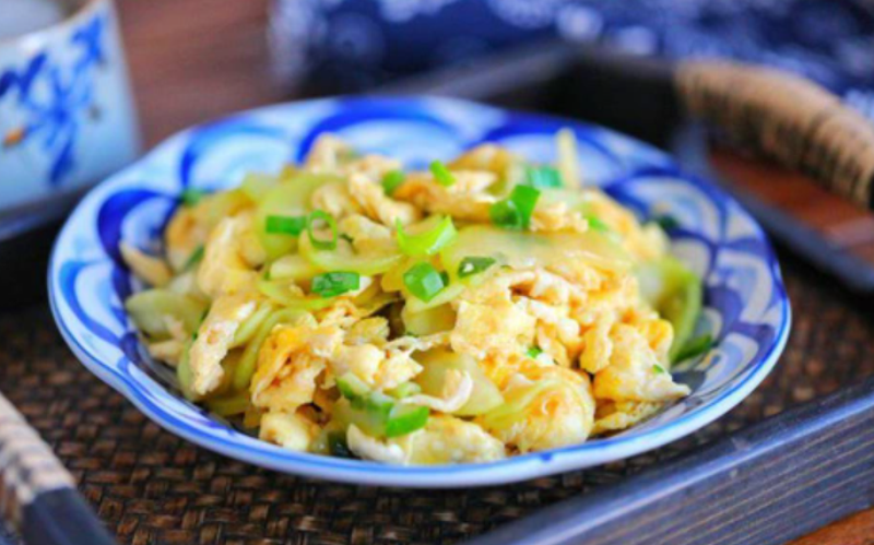 Cách nấu bầu xào trứng - hình 6