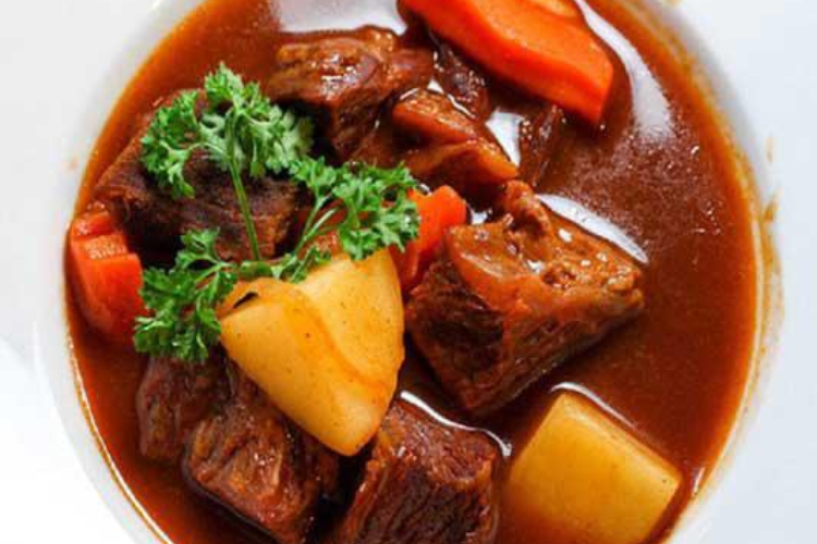 Cách nấu bò sốt vang với gấc 5