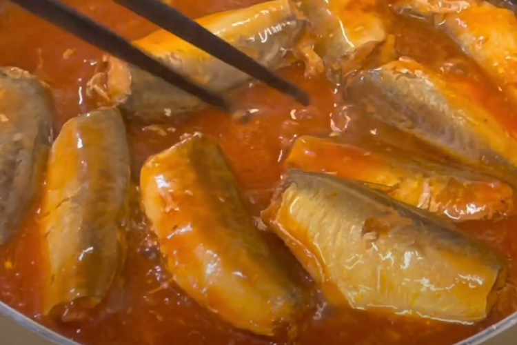 cách nấu bún cá mòi 3