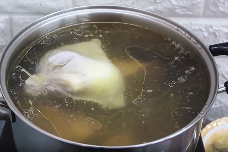 Cách nấu canh mướp đắng hầm (hình 5)