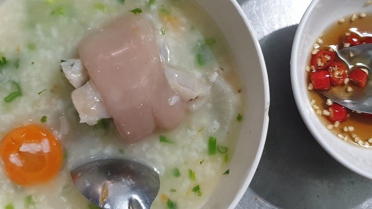 Cách nấu cháo móng giò bằng nồi cơm điện (Hình 5)