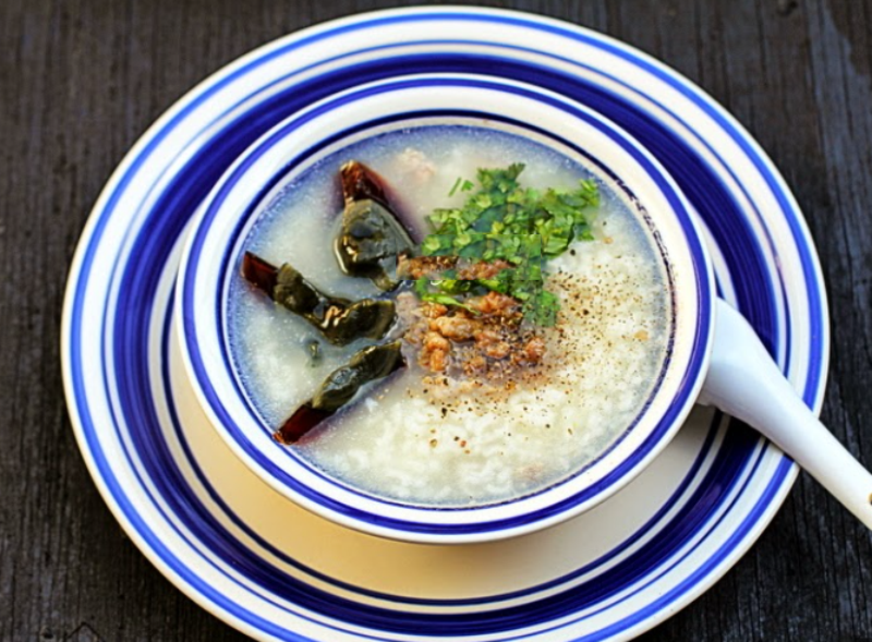 cach-nau-chao-trung-bac-thao-thit-bam-8.png