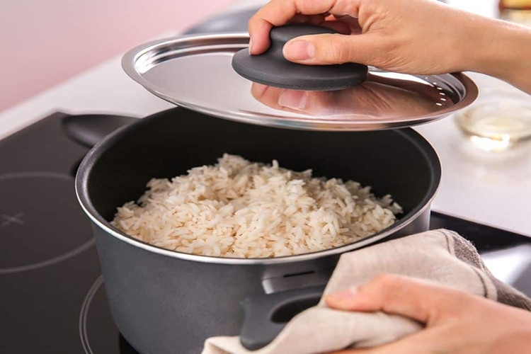 cách nấu cơm bằng bếp điện hình 1