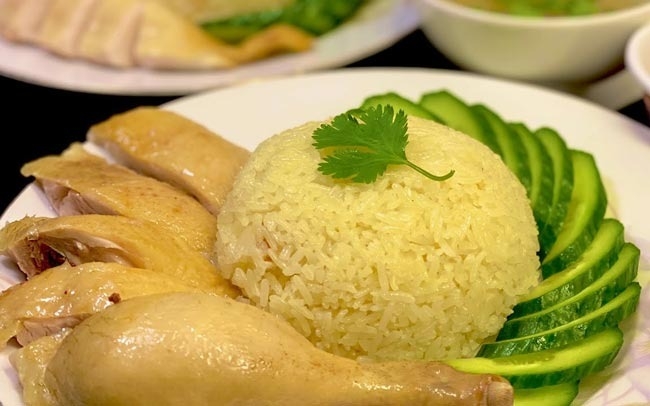 Cách nấu cơm gà Hội An bằng nồi cơm điện hình 4