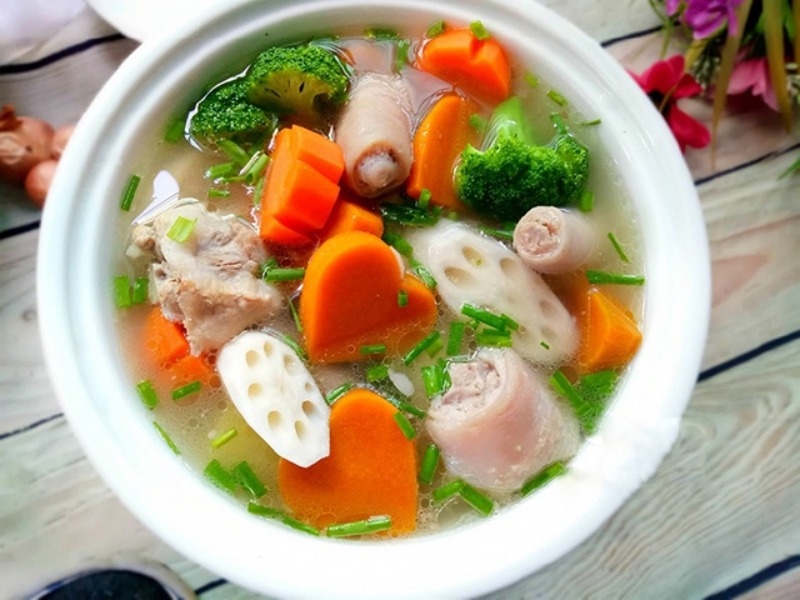 cách nấu đuôi heo hầm rau củ ảnh 1