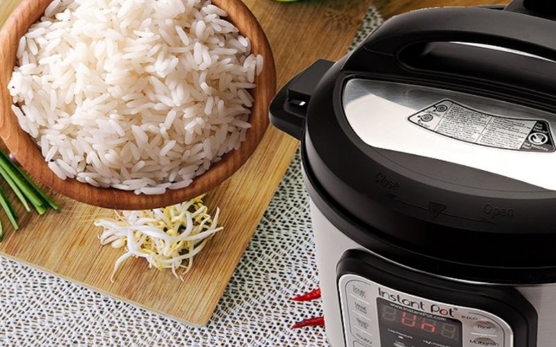 Cách nấu gạo ST25 chín đều bằng nồi áp suất