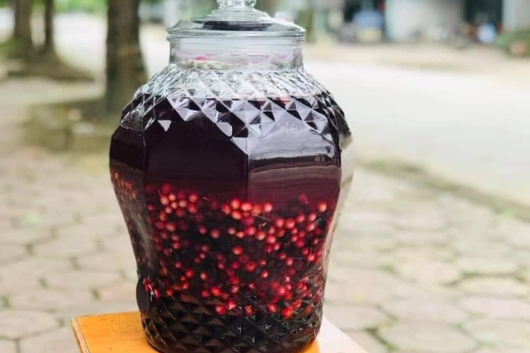 Cách ngâm rượu nho rừng hình 3