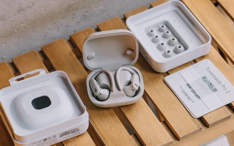 Cách nhận biết tai nghe Beats chính hãng qua vỏ hộp và phụ kiện